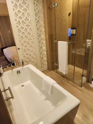 Sofitel Abu Dhabi Corniche Kamar Photos