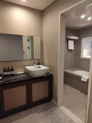 Homers Hotel Rooms Photos