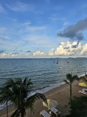 Royal Phala Cliff Beach Resort Рядом с отелем Photos