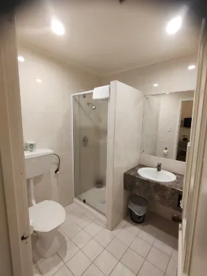 Prince's Gate Hotel Rooms Photos