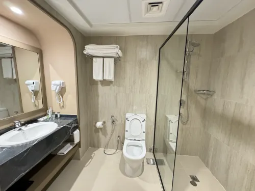 Sheraton Khalidiya Hotel Номера Photos