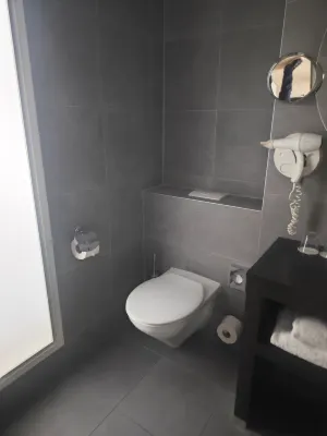 Jade Manotel Camere Photos