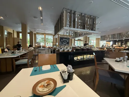 Le Méridien Suvarnabhumi, Bangkok Golf Resort & Spa Dining Photos