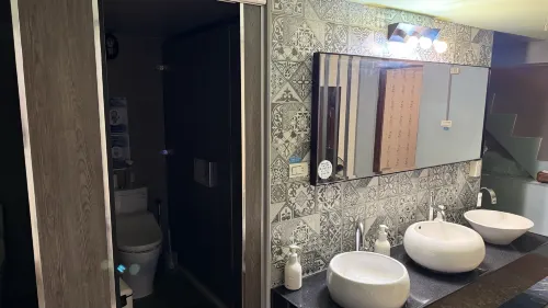 Local Backpacker Hostel Rooms Photos