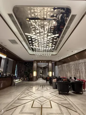 Yitel Premium (Shanghai people's Square Nanjing Road Pedestrian Street shop) Area Publik Photos