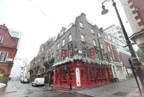 The Athenaeum Hotel & Residences Photos