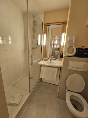 Hôtel Ibis Paris Montmartre 18ème Chambres Photos