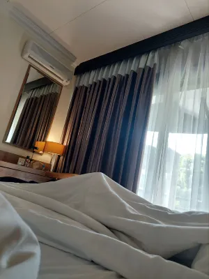 ÉL Hotel Kartika Wijaya Batu Номера Photos