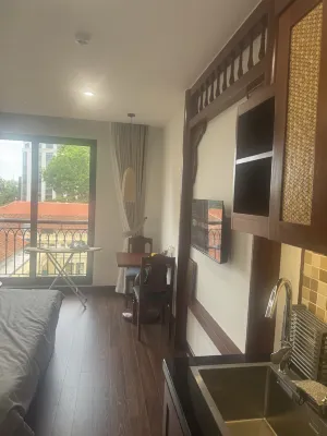 Evelyn Phong cách Đông Dương thanh lịch tại trung tâm Hà Nội Photos