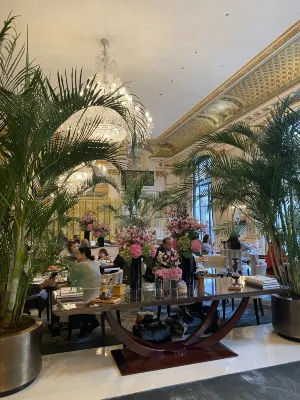 The Peninsula Paris Restauration Photos