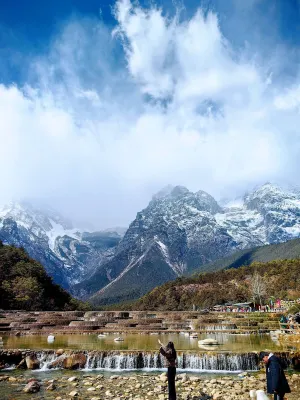 Yihe QIshe Inn (Lijiang Dashuiche Shop) Рядом с отелем Photos