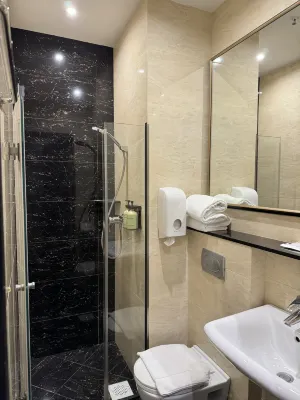 V Hotel Lavender Kamar Photos