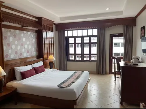 Sino House Patong Camere Photos