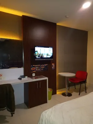 Empress Hotel Makassar City Center by Life Kamar Photos