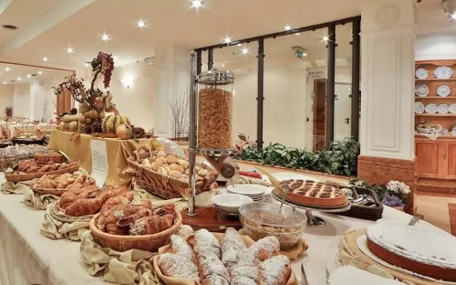 Hotel Mozart Restauration Photos