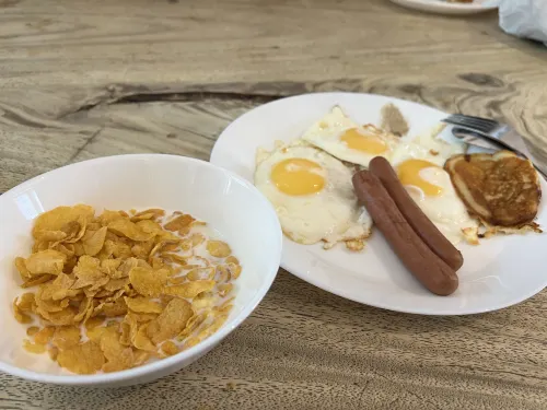 Saint James Backpackers Dining Photos