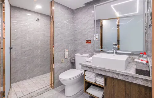 Mid-Level Hotel Rooms Photos