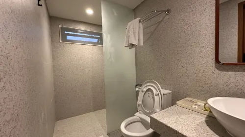 ARTOTEL Cabin Bromo Kamar Photos