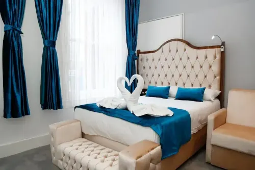 Vilenza Hotel Rooms Photos