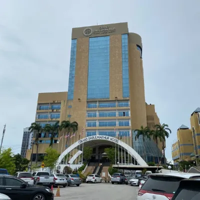 Grand Darul Makmur Hotel Kuantan Exterior Photos