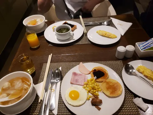 S31 Sukhumvit Hotel Restauration Photos