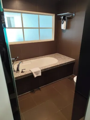 Homers Hotel Rooms Photos