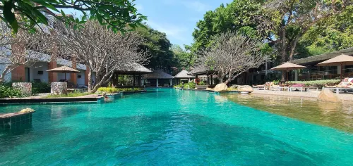 Woodlands Hotel and Resort Pattaya Photos
