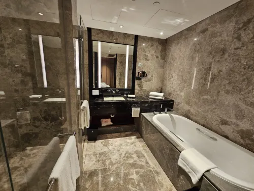 InterContinental Shanghai Hongqiao NECC Rooms Photos