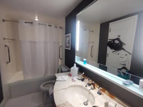 Renaissance Providence Downtown Hotel Rooms Photos