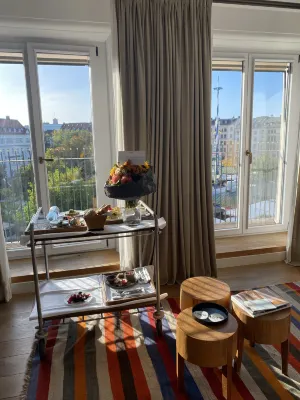 Louis Hotel Photos