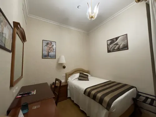 Hotel Piazza di Spagna Zimmer Photos