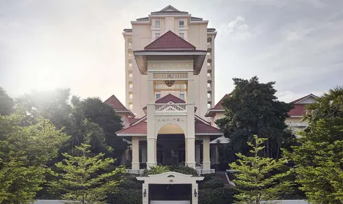 Sofitel Phnom Penh Phokeethra Eksterior Photos
