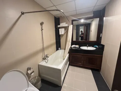 The Summer Hotel Kamar Photos