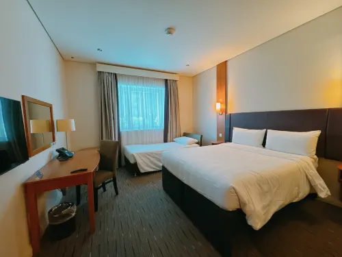 Premier Inn Abu Dhabi Capital Centre Rooms Photos