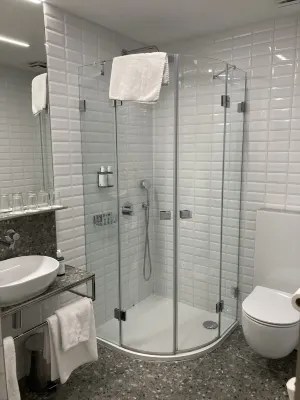 Hotel Mucha Rooms Photos