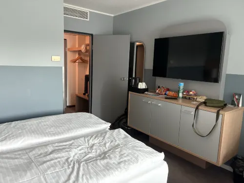 Vienna House Easy by Wyndham Frankfurt Airport Kamar Photos