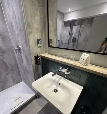 Leonardo Hotel Sheffield Rooms Photos