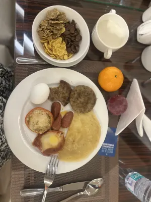 فور بوينتس شيراتون رياض الخالدية تناول الطعام Photos