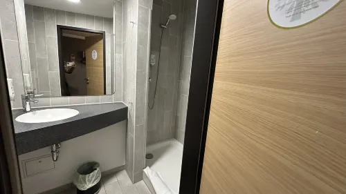 B&B HOTEL Würzburg-City Camere Photos