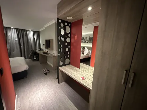 Ramada by Wyndham Amsterdam Airport Schiphol Chambres Photos