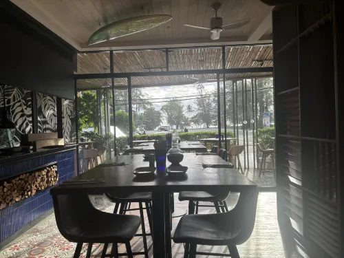 Outrigger Surin Beach Resort Общественные зоны Photos