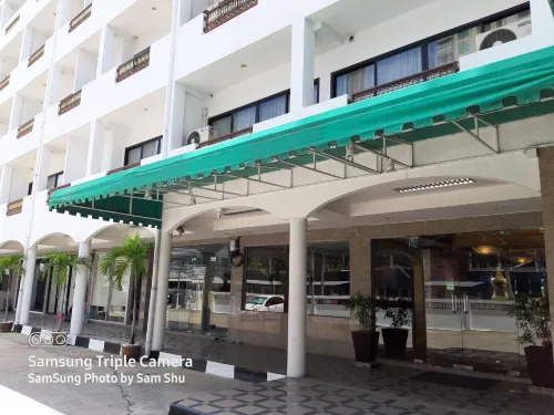 Admiral Suites Bangkok Extérieur Photos
