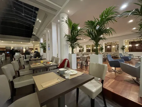 Evergreen Laurel Hotel Dining Photos