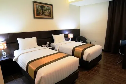 Continent Centrepoint Panakkukang Kamar Photos