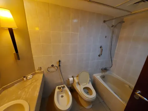 Sheraton Khalidiya Hotel Номера Photos