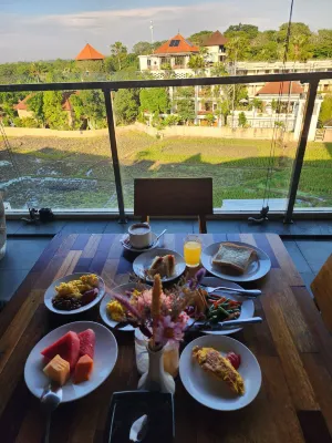 The Evitel Resort Ubud Makanan Photos