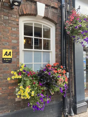The Kings Arms and Royal Hotel, Godalming, Surrey Photos
