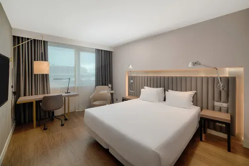 NH Lyon Airport Rooms Photos