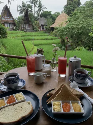 Menzel Ubud Makanan Photos