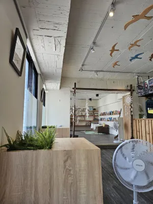 Stray Birds Taichung Hostel Public Areas Photos